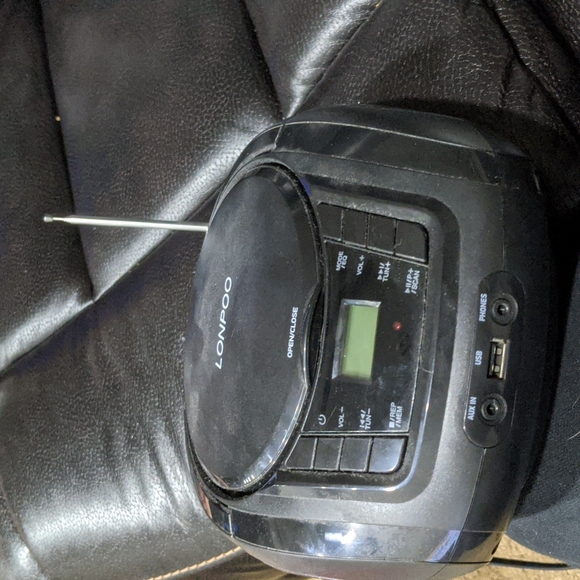 Lonpoo CD Player - Picture 2 of 3